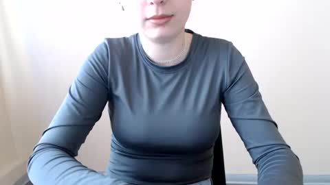 Snapshot of funemma000 chatting on 06-17-26, 09:12 Emma online show from 06-17-26, 09:12