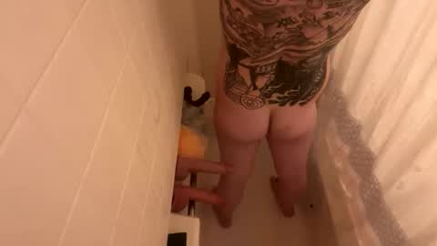 Snapshot of funfcker34 chatting on 02-24-26, 01:25 Curious guy showing off online show from 02-24-26, 01:25