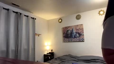 Linnys Palace online show from 12-19-25, 10:39