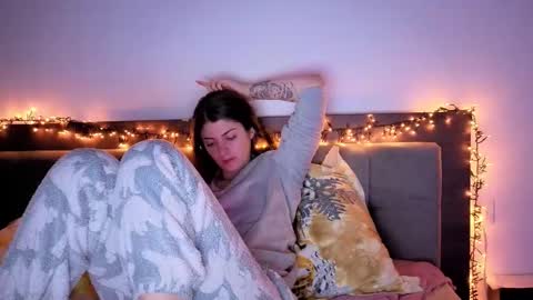 Elona  online show from 02-02-26, 08:29