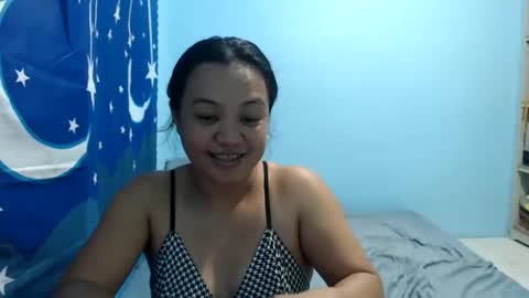Snapshot of funluvnpinay4u chatting on 04-17-26, 01:19 MAE online show from 04-17-26, 01:19