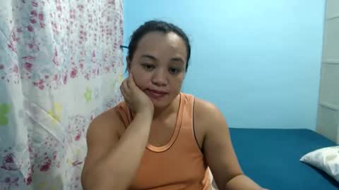 Snapshot of funluvnpinay4u chatting on 05-10-26, 02:11 MAE online show from 05-10-26, 02:11