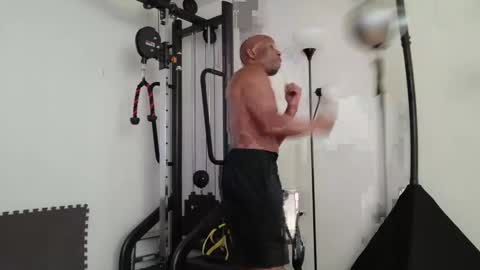 Snapshot of funny_bone chatting on 02-28-25, 12:54 Funny Bone online show from 02-28-25, 12:54