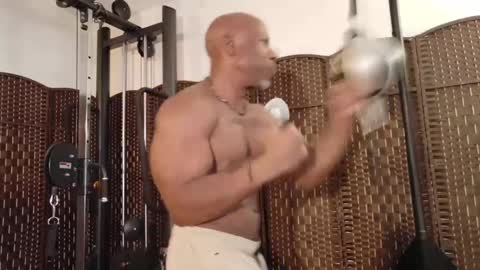 Snapshot of funny_bone chatting on 03-06-25, 11:42 Funny Bone online show from 03-06-25, 11:42