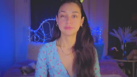 Tiffany online show from 10-25-25, 02:30