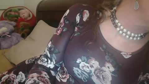 Snapshot of funtimetgirl chatting on 02-28-25, 10:30 Jessie Love online show from 02-28-25, 10:30