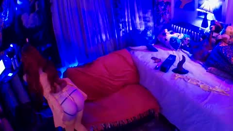 Valarie Iris Paige online show from 01-09-25, 07:42