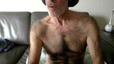 Snapshot of furrydawg chatting on 06-28-26, 05:30 furrydawg online show from 06-28-26, 05:30
