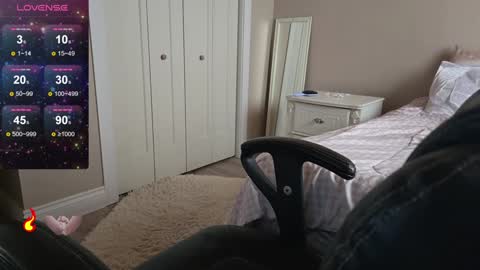 Snapshot of fuxkme_jen chatting on 01-11-25, 06:12 fuxkme_jen online show from 01-11-25, 06:12