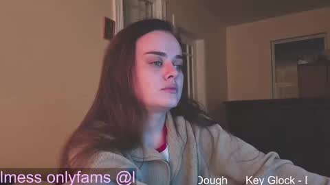 Snapshot of fuxkme_jen chatting on 09-10-25, 11:27 fuxkme_jen online show from 09-10-25, 11:27