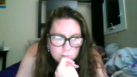 fuzzypeaches87 online show from 06-16-26, 04:15
