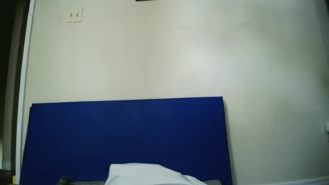 fuzzypeaches87 online show from 06-19-26, 02:43