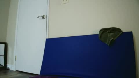 fuzzypeaches87 online show from 06-20-26, 02:47