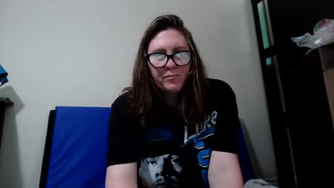fuzzypeaches87 online show from 07-13-26, 05:05