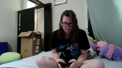 fuzzypeaches87 online show from 07-19-26, 05:05
