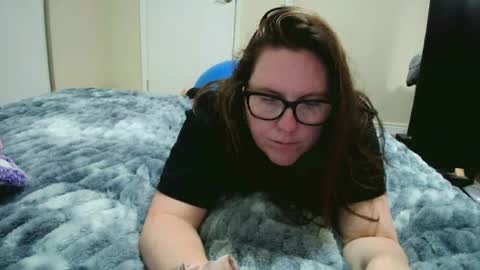 fuzzypeaches87 online show from 07-24-26, 04:27