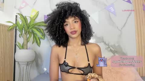   Independent model online show from 04-08-26, 10:15