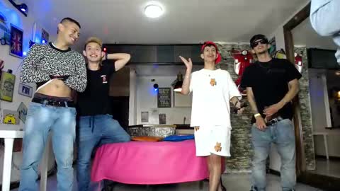 Snapshot of g4mens chatting on 09-21-25, 04:41 G4MENS online show from 09-21-25, 04:41