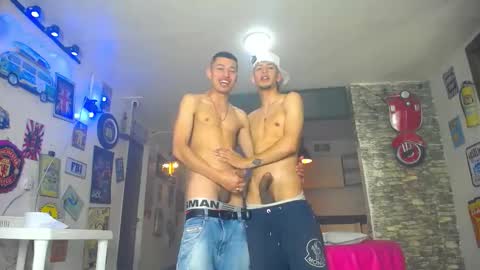 Snapshot of g4mens chatting on 10-12-25, 03:22 G4MENS online show from 10-12-25, 03:22