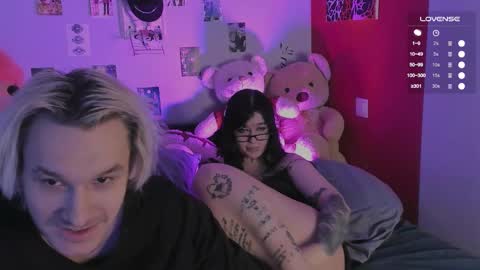 Snapshot of g4tito chatting on 11-17-25, 04:51 g4tito online show from 11-17-25, 04:51