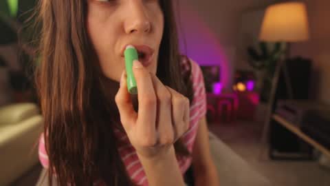 Snapshot of g_ia chatting on 12-23-24, 08:03 G online show from 12-23-24, 08:03