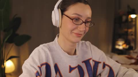 Snapshot of g_ia chatting on 01-29-25, 07:00 G online show from 01-29-25, 07:00