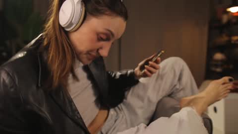 Snapshot of g_ia chatting on 02-01-25, 09:51 G online show from 02-01-25, 09:51