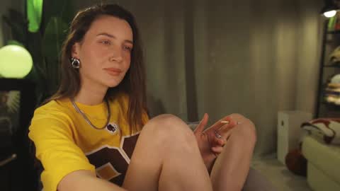 Snapshot of g_ia chatting on 02-19-25, 05:27 G online show from 02-19-25, 05:27