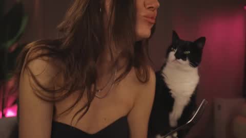 Snapshot of g_ia chatting on 02-22-25, 08:07 G online show from 02-22-25, 08:07