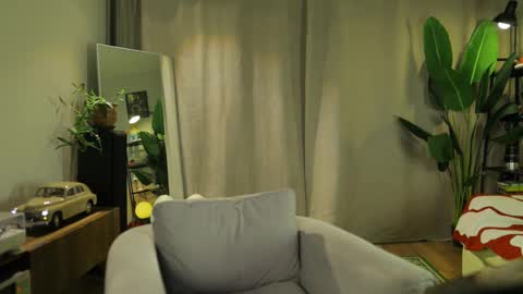 Snapshot of g_ia chatting on 09-24-25, 05:16 G online show from 09-24-25, 05:16