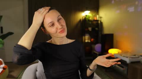 Snapshot of g_ia chatting on 11-12-25, 06:52 G online show from 11-12-25, 06:52