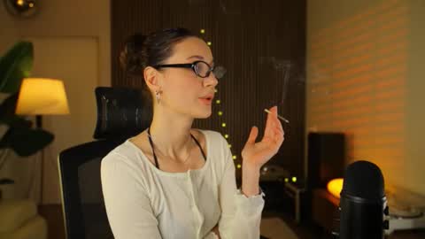 Snapshot of g_ia chatting on 12-20-25, 06:59 G online show from 12-20-25, 06:59