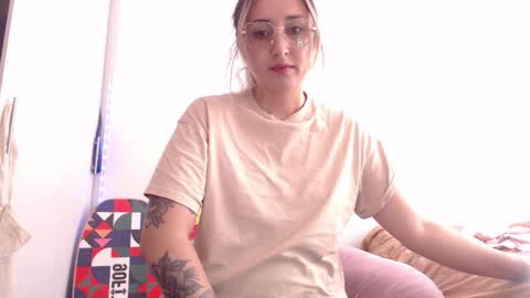 Snapshot of gabb_rioss chatting on 12-16-25, 05:18 Gabriela online show from 12-16-25, 05:18