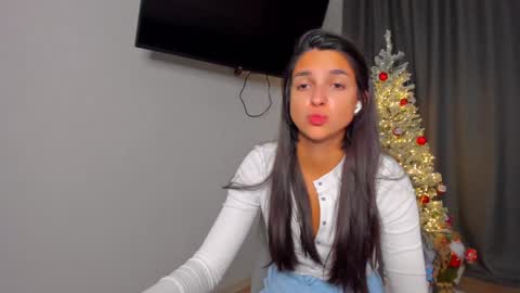 Snapshot of gabri_baby chatting on 12-28-24, 02:42 The next stream in car 1 december 10pm time in France online show from 12-28-24, 02:42