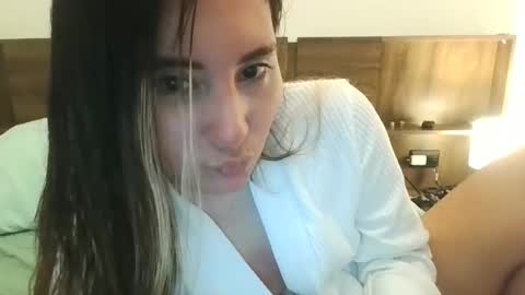 Gabriela Miller online show from 05-06-26, 06:24