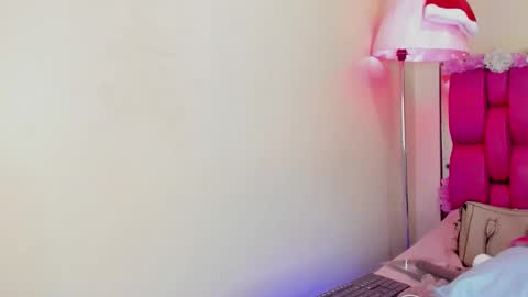 Snapshot of gabrielaa_01 chatting on 01-02-25, 05:50 Gaby Im on vacation see you on November 25 online show from 01-02-25, 05:50