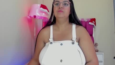 Snapshot of gabrielaa_01 chatting on 01-04-25, 02:56 Gaby Im on vacation see you on November 25 online show from 01-04-25, 02:56