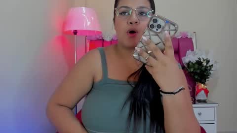 Snapshot of gabrielaa_01 chatting on 01-30-25, 03:19 Gaby Im on vacation see you on November 25 online show from 01-30-25, 03:19