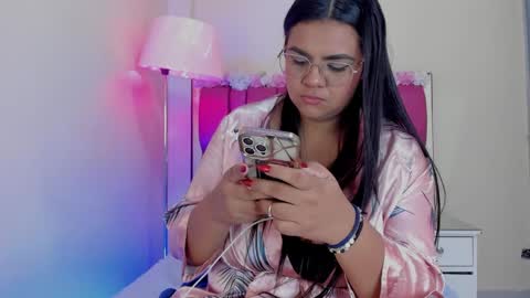 Snapshot of gabrielaa_01 chatting on 02-14-25, 04:09 Gaby Im on vacation see you on November 25 online show from 02-14-25, 04:09