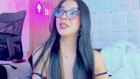 Gabriela Evans MS online show from 03-03-25, 05:20
