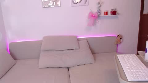 Snapshot of gabriella_bg chatting on 03-26-26, 04:07 Gaby online show from 03-26-26, 04:07