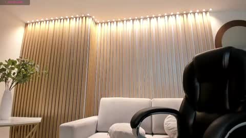 Snapshot of gabriellalee_ chatting on 04-18-26, 03:10 Gabriella Lee online show from 04-18-26, 03:10