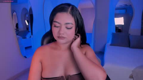 Snapshot of gabriellalee_ chatting on 05-05-26, 03:25 Gabriella Lee online show from 05-05-26, 03:25