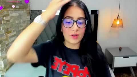 Snapshot of gaby_nighy chatting on 09-17-25, 12:18 GABY online show from 09-17-25, 12:18