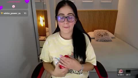 Snapshot of gaby_nighy chatting on 09-18-25, 02:08 GABY online show from 09-18-25, 02:08