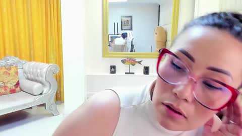 Snapshot of gaby_trent chatting on 12-16-24, 06:16 gabriela online show from 12-16-24, 06:16