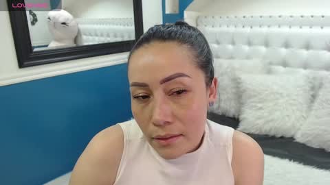 Snapshot of gaby_trent chatting on 02-21-25, 06:04 gabriela online show from 02-21-25, 06:04