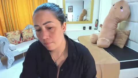 gabriela online show from 10-06-25, 04:37