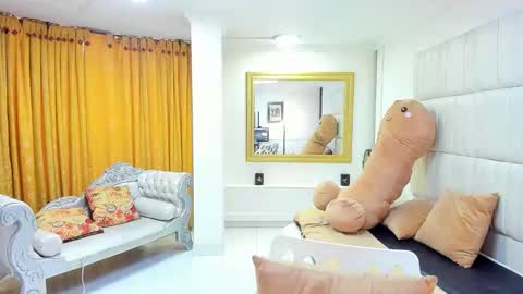 gabriela online show from 10-20-25, 04:40