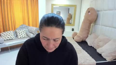 gabriela online show from 11-11-25, 02:17